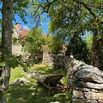 Le Domaine Quercus Couette-café 4*