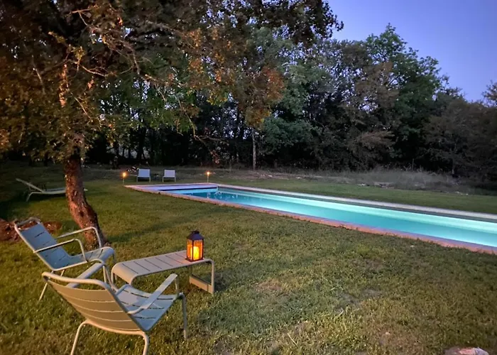 Le Domaine Quercus فندق مبيت وإفطار