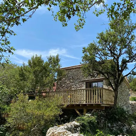 Le Domaine Quercus Bed & Breakfast 4*
