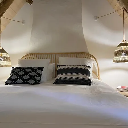 Le Domaine Quercus Couette-café 4*